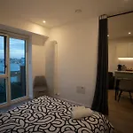 Modern Gem Near Excel London & O2 Arena Balcony!