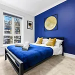 Cosy Canary Wharf Apartment