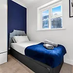 Cosy Canary Wharf Apartment
