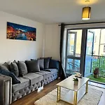 Stylish Zone 2 Apartment