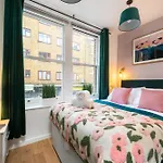 1Br Stylish Flat By Hostarahomes, Near Liverpool Street, Prime London Location, Sleeps Up To 4