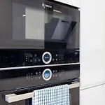 5 Bedroom Home, London, Games Room , Pool Table , Air Hockey Weekly & Monthly Offers With Free Parking