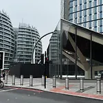 Peaceful Rooms In Old Street