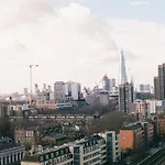 2 Bedroom East London Apartment With Lovely Views