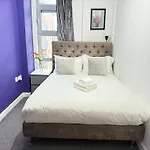 London Luxury Holiday Home B
