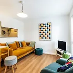 Cosy 1-Bed Flat Near Central London