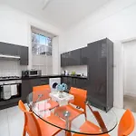 Elegant 2Bed By 02 Arena, Airport With Fast Wi-Fi And Parking