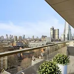 5 Million Pound Stunning Luxury Penthouse Tower Bridge Sleeps 8 Private Jacuzzi