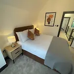 Beautiful Modern Eco Friendly 2 Bed House With Garden - London