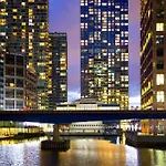 New Listing! Modern 3Br, Prime Canary Wharf