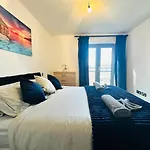 Zone 1 Central Apartment 4 Mins From Major Station