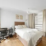 Modern Apt In Canary Wharf Business Hub
