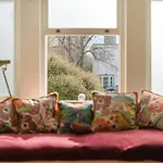 Spacious & Luxurious 2-Bedroom Edwardian Apartment