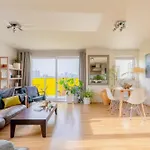 Sun Filled 2Bd Flat With City Views Mile End