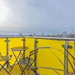 Sun Filled 2Bd Flat With City Views Mile End