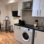 Modern Studio Apartment In Shoreditch