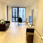 Stylish Flat Close To Excel Centre