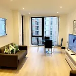 Stylish Flat Close To Excel Centre