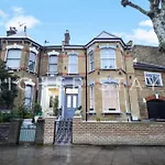 Hackney Suites - En-Suite Rooms & Amenities