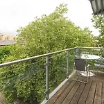 Stylish 2-Bed With Stunning View