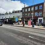 Alross Guest House With Breakfast Free