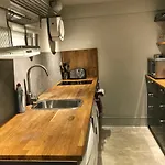 Hoxton Subterranean Appartment