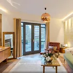 Neon Melody - Playful 2 Bedrooms By London Bridge