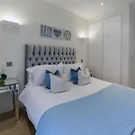 Exclusive Tower Bridge Apartment