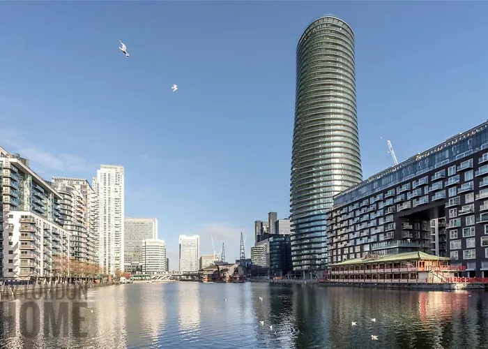 Luxury Canary Wharf One Bedroom Apartment In The Heart Of London