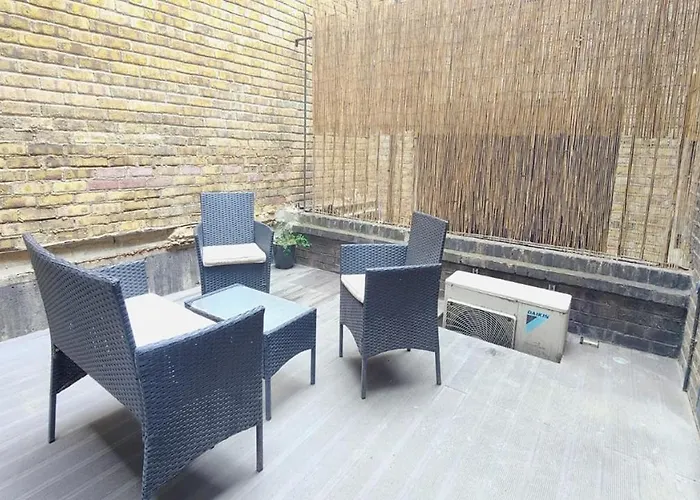 Spacious 3 Bed Flat Near Liverpool Street, Spitalfields