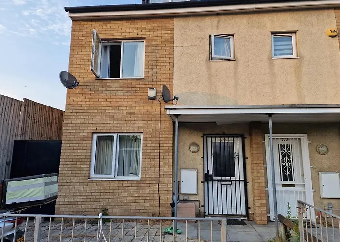 Mile End Budget Guesthouse