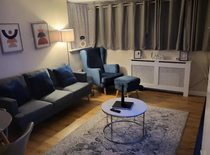Lovely 2-Bedroom Holiday Home With Free Wifi