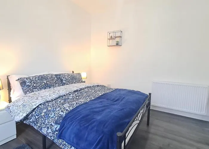 Cosy Room In Manor Park