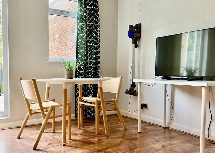 Large Balcony Apartment Opposite Rail Station