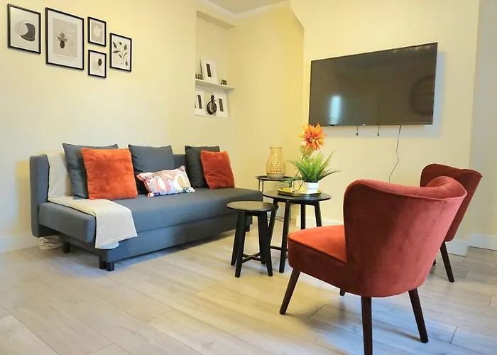 Stylish Apartment In London, E14