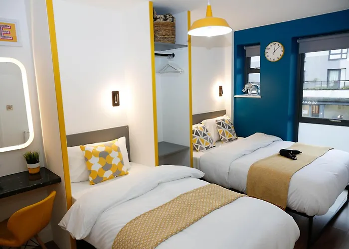 New Luxury Apartments In Central Location Next To Shops, Cafes, Bars & Metro
