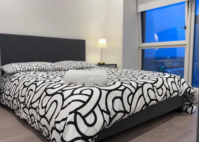 Modern Gem Near Excel London & O2 Arena Balcony!