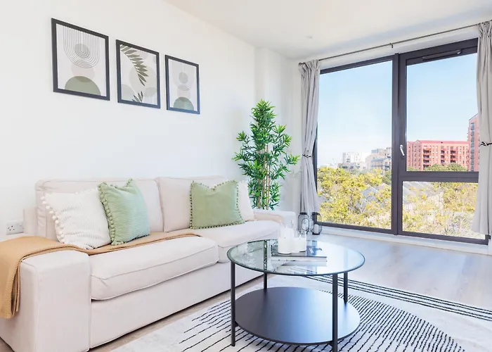 Modern Flat Canary Wharf, Close To Central London