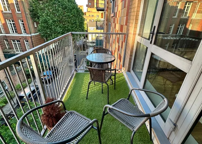 Stylish Zone 2 Apartment