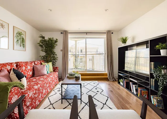 Wild Roses Service Apartments - East India