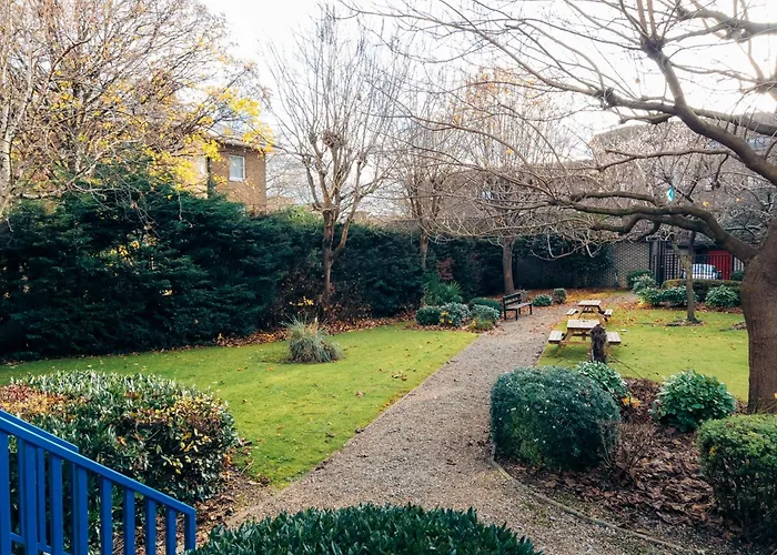 Private Garden Property London Canary Wharf East