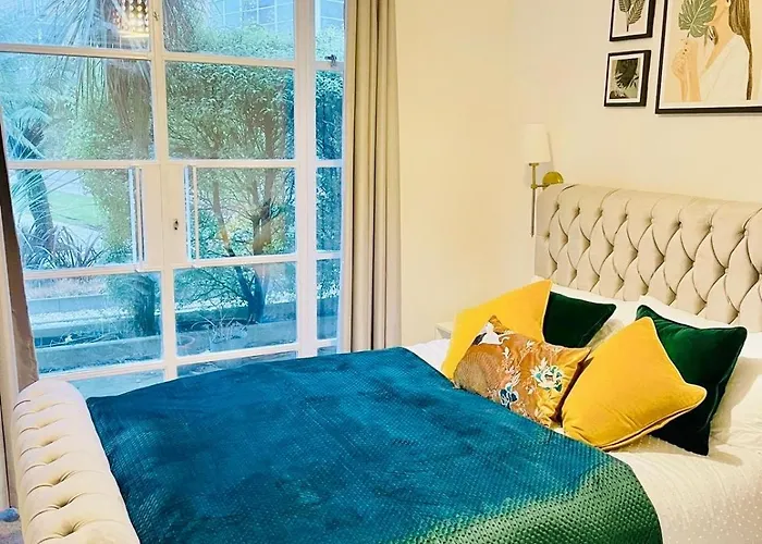 Modern Flat In The Heart Of Canary Wharf