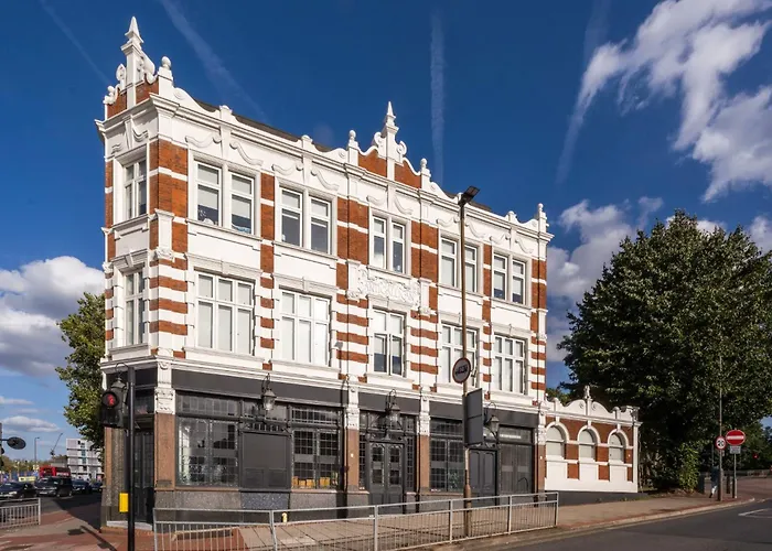 Modern City Living Studios At Antigallican In London