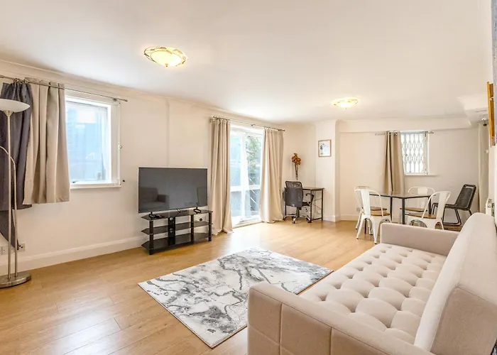 Sunny 1Br Gem Near Canary Wharf With Parking