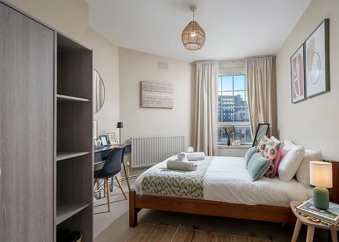Stylish 1-Bed Spitalfields Apt - Sleeps 4 -Zone 1