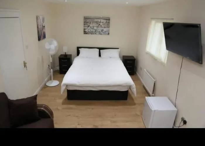 Twin Budget Room