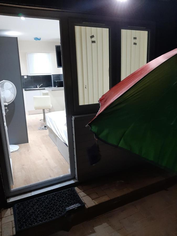 Twin Budget Room * London