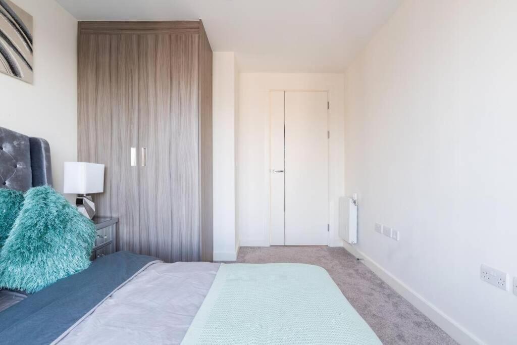 Luxury River Side Penthouse London