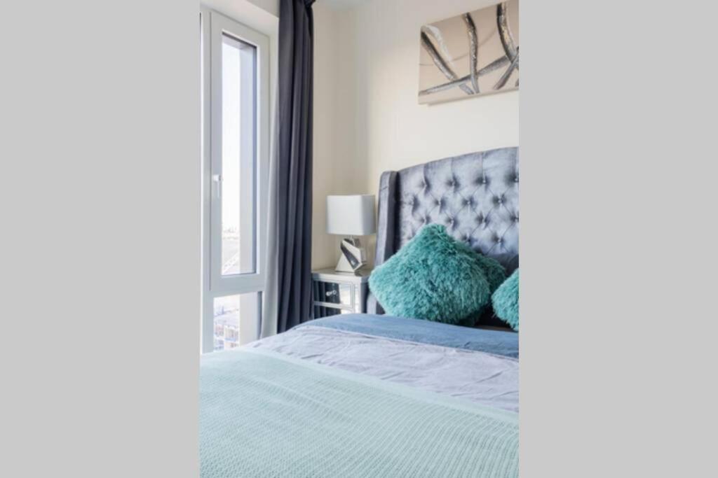 Luxury River Side Penthouse London