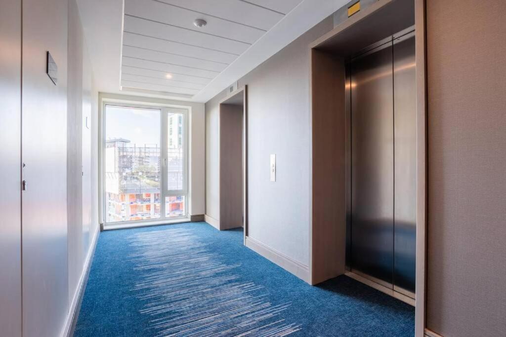 Apartment Luxury River Side Penthouse *